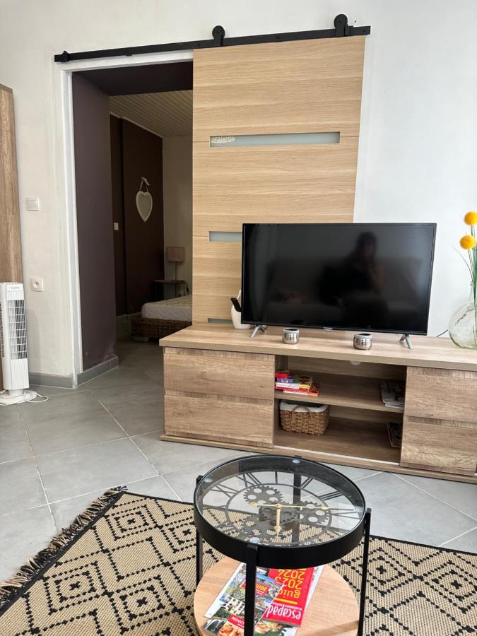 Chez Coco Et Herve Etage Sigean Bagian luar foto